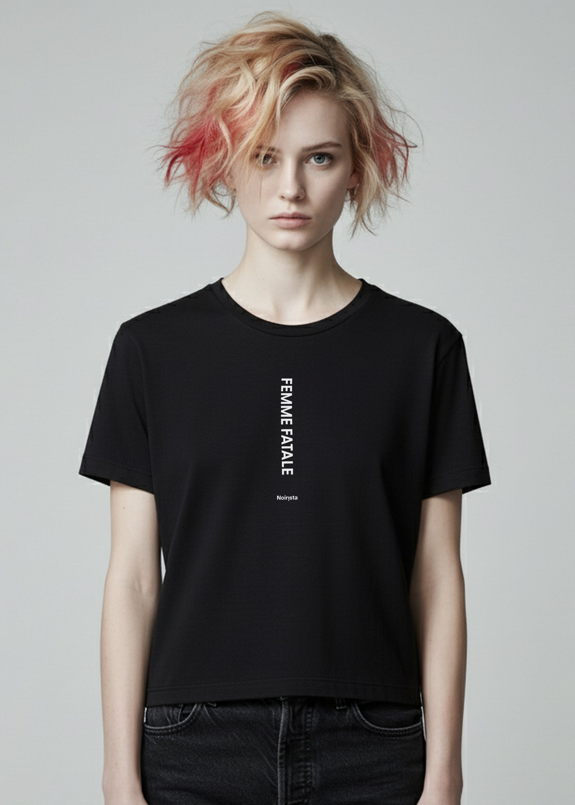 Noirista - Femme Fatale T Shirt
