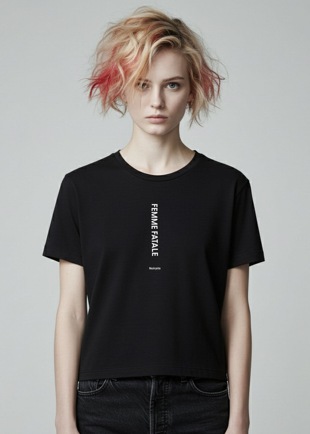 Noirista - Femme Fatale T Shirt
